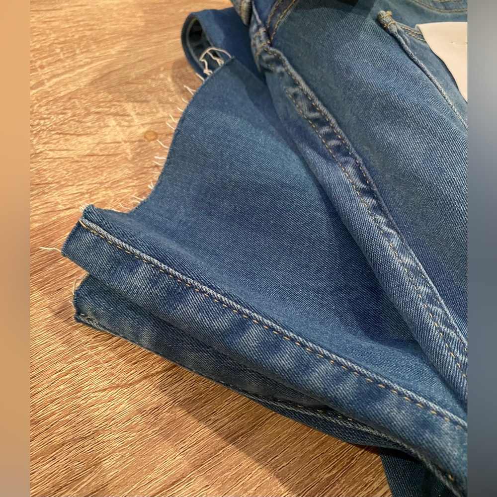 Frame Denim - Picture 2 of 4